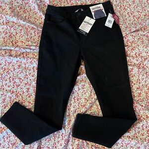 New Royalty For Me “Gap-proof” Black Women's Skinny Jeans. Size 10.
